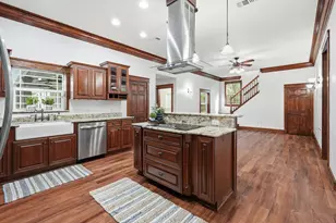 5128 Soundside Dr, Gulf Breeze, FL 32563 - Photo 3