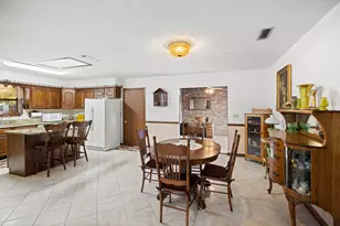 2024 Bayshore Dr, Niceville, FL 32578 - Photo 9