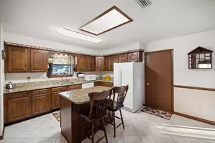 2024 Bayshore Dr, Niceville, FL 32578 - Photo 15