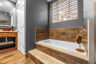 981 E Chestnut Ave E, Crestview, FL 32539 - Photo 29