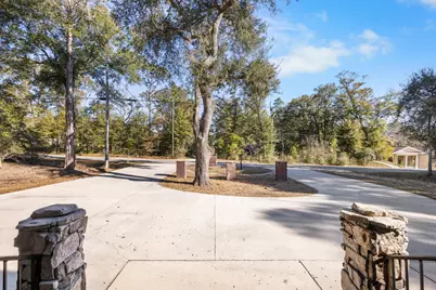 981 E Chestnut Avenue E, Crestview, FL 32539 - Photo 15