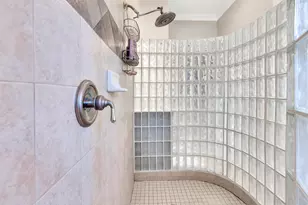 910 Emerald Bay Dr, Destin, FL 32541 - Photo 15