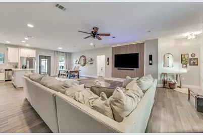 320 N Cedar Avenue N, Niceville, FL 32578 - Photo 3