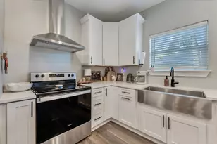 320 N Cedar Ave N, Niceville, FL 32578 - Photo 13