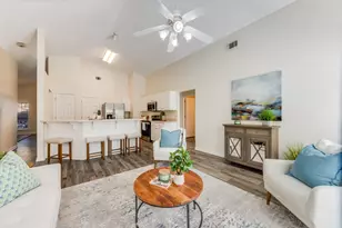 1013 Freeport Ct, Mary Esther, FL 32569 - Photo 5