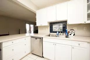 308 SW Miracle Strip Parkway SW, Fort Walton Beach, FL 32548 - Photo 7