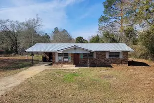 75 Blueberry Dr, Paxton, FL 32567 - Photo 1