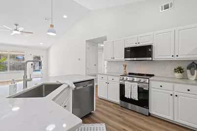 7437 Brevard Street, Navarre, FL 32566 - Photo 9