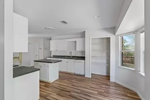 450 Jillian Dr, Crestview, FL 32536 - Photo 11