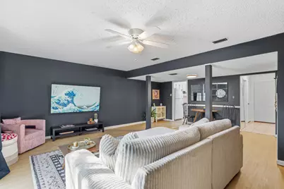 208 Cloverdale Boulevard #UNIT 8, Fort Walton Beach, FL 32547 - Photo 5