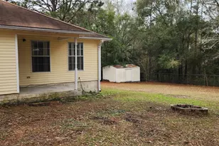 305 Ashley Dr, Crestview, FL 32536 - Photo 5