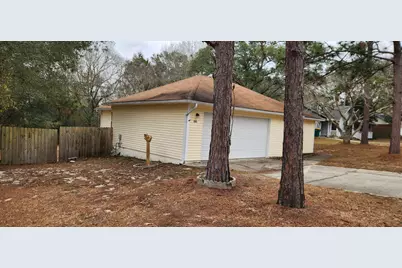 305 Ashley Drive, Crestview, FL 32536 - Photo 7