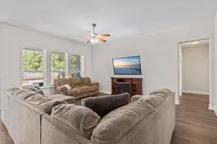 8310 Verano St, Navarre, FL 32566 - Photo 15