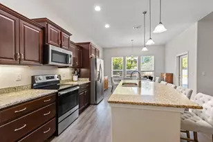 8310 Verano St, Navarre, FL 32566 - Photo 9