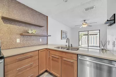 800 Bay Drive #APT 05, Niceville, FL 32578 - Photo 9