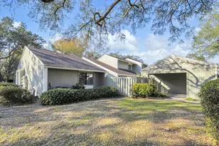 800 Bay Dr, Niceville, FL 32578 - Photo 1