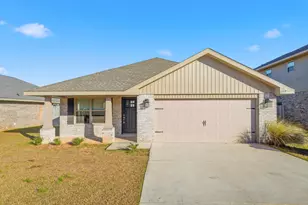 217 Baycliff Dr, Crestview, FL 32536 - Photo 1