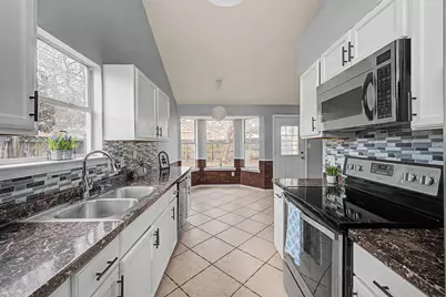 2137 Estates Circle, Navarre, FL 32566 - Photo 9