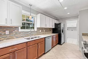 650 NE Country Club Ave NE, Fort Walton Beach, FL 32547 - Photo 9