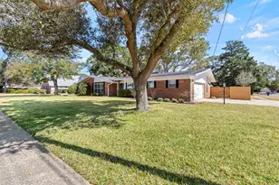 650 NE Country Club Ave NE, Fort Walton Beach, FL 32547 - Photo 35