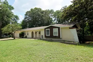 1016 Pine Lake Dr, Niceville, FL 32578 - Photo 3