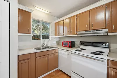 201 E College Boulevard E #UNIT 11, Niceville, FL 32578 - Photo 11