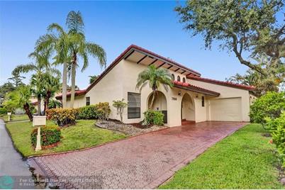 7900 Hibiscus Cir 18 Tamarac Fl 33321 Mls F10245047 Coldwell Banker