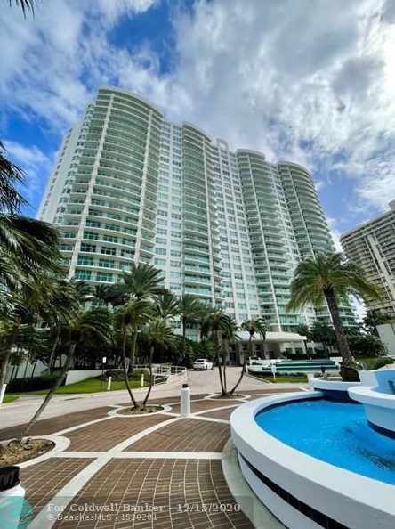 20201 Country Club Dr, Miami FL 33180-3001 exterior