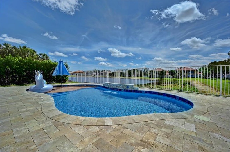 9968 Via Amati, Lake Worth FL  33467-6938 exterior