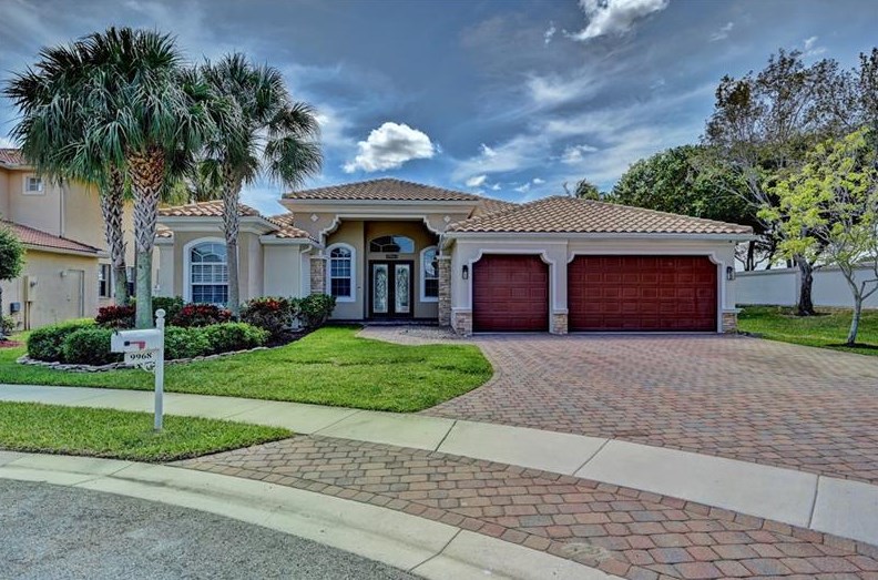 9968 Via Amati, Lake Worth FL  33467-6938 exterior
