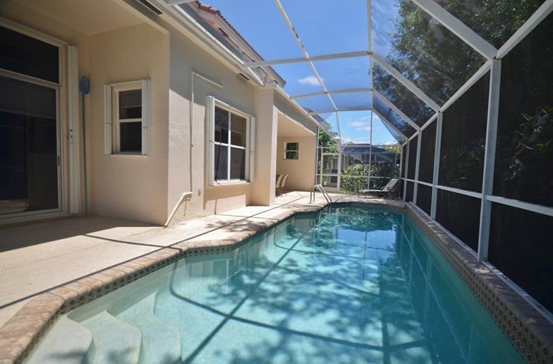 11110 Minneapolis Dr, Hollywood FL 33026-4941 exterior