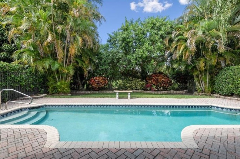 8311 Hampton Wood Dr, Boca Raton FL  33433-1150 exterior