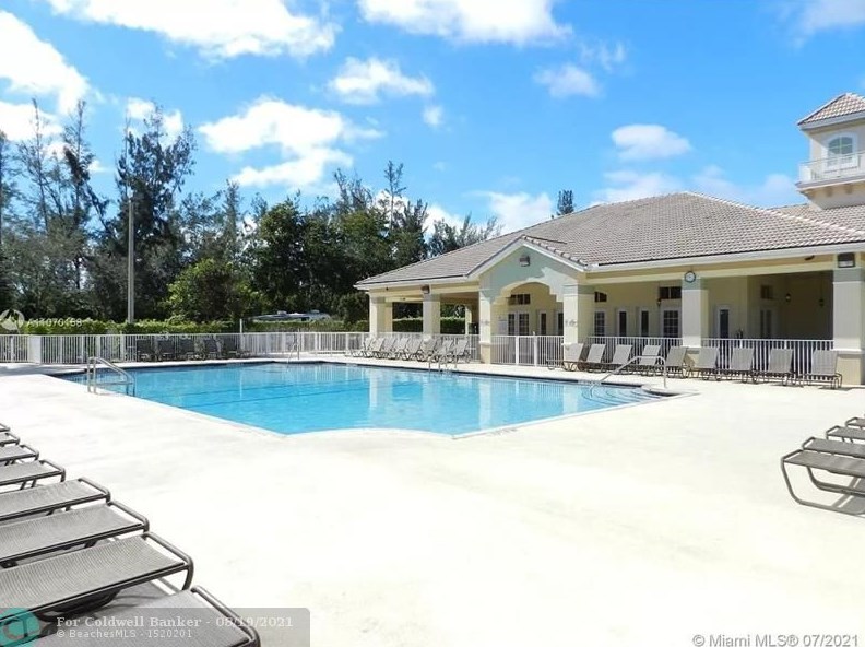 4639 12th Ct, Pompano Beach FL  33442-8216 exterior