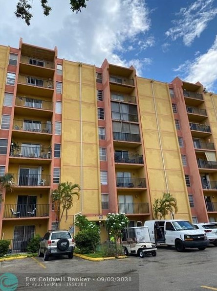 4717 7th St, Miami FL  33126-2201 exterior