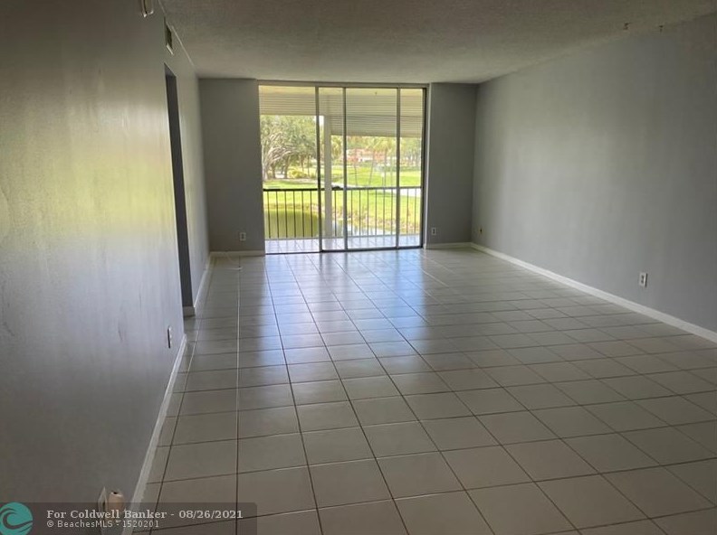 820 Hollybrook Dr, Hollywood FL  33025-4036 exterior