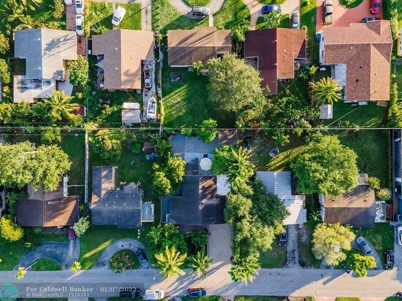 7580 Ramona St, Hollywood FL 33023-2460 exterior