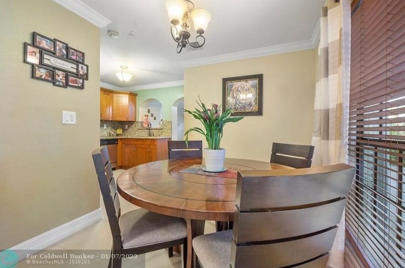 7580 Ramona St, Hollywood FL 33023-2460 exterior