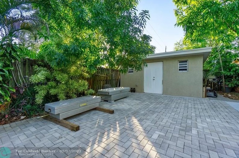 7580 Ramona St, Hollywood FL 33023-2460 exterior