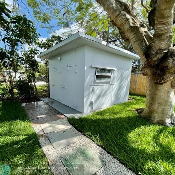 14055 5th Pl, Miami FL  33168-3919 exterior