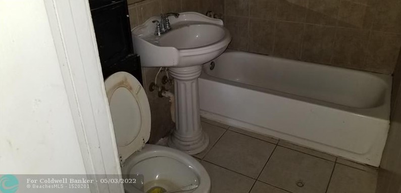 1425 131st St, Miami FL 33161-4423 exterior