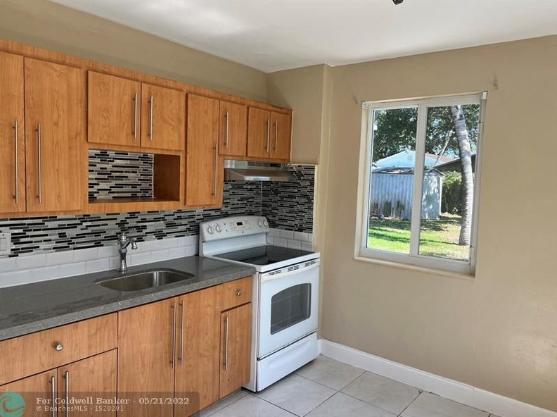 5710 Arthur St, Hollywood FL 33021-5134 exterior