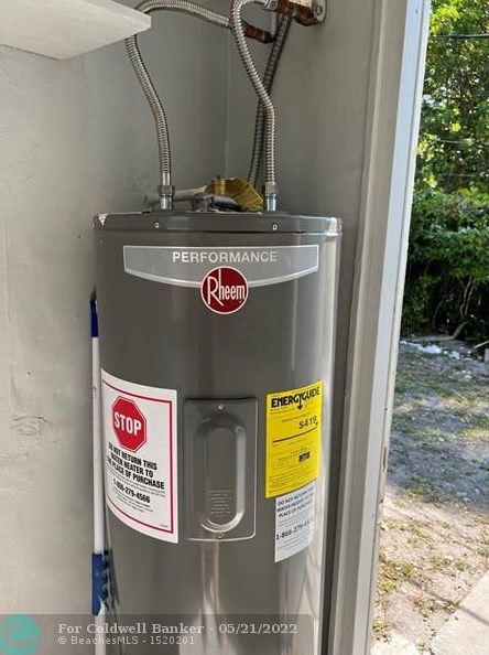 5710 Arthur St, Hollywood FL 33021-5134 exterior