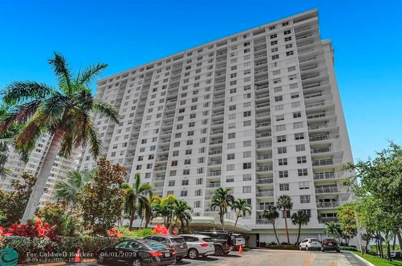 500 Bayview Dr, Miami FL  33160-4710 exterior