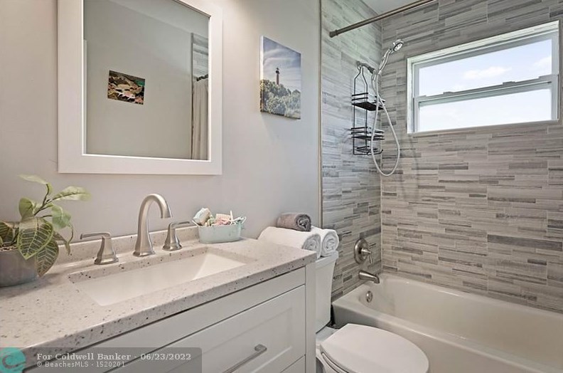 319 Hibiscus St, Jupiter FL  33458-3525 exterior