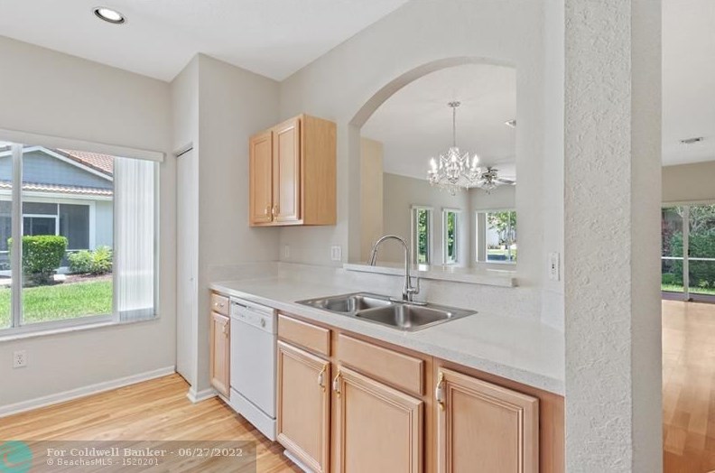4704 12th Pl, Pompano Beach FL  33442-8221 exterior