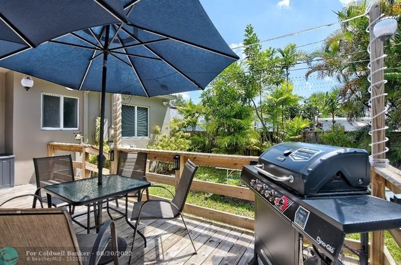 1516 Plunkett St, Hollywood FL 33020-5765 exterior