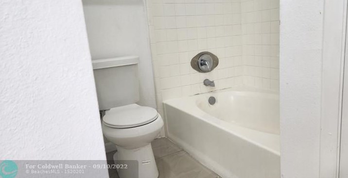 10500 155th Ct, Miami FL  10111-3538 exterior