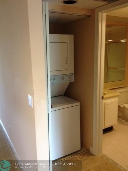 12500 6th St, Hollywood FL  33027-1788 exterior