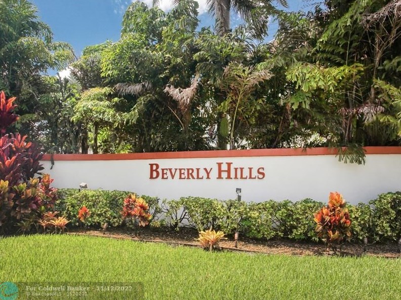 5300 Washington St, Hollywood FL  33021-7750 exterior