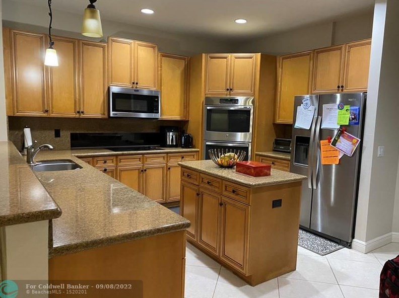 11620 Kensington Ct, Boca Raton FL  33428-2407 exterior